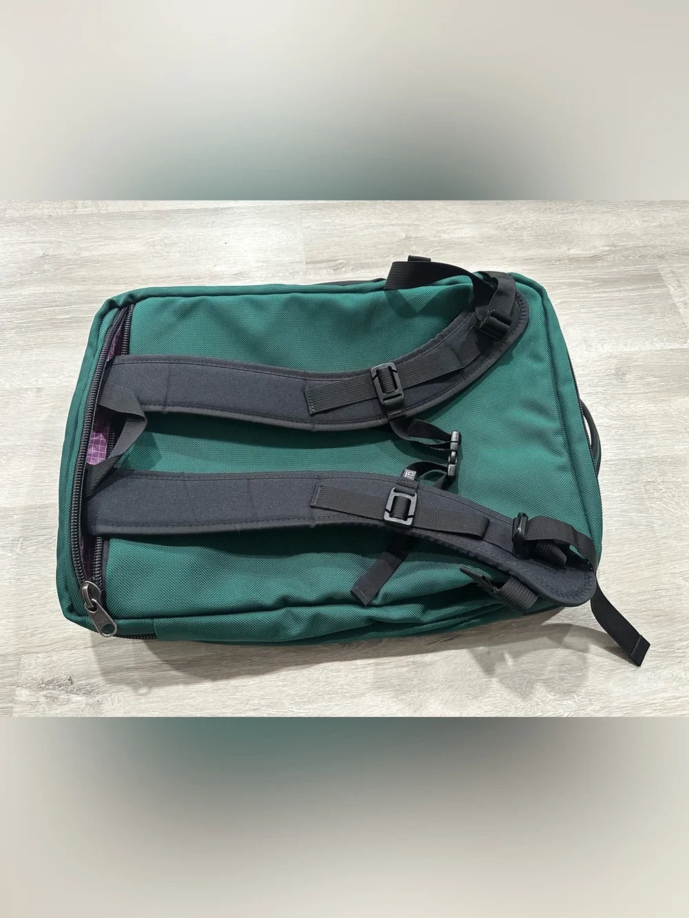 BGA32 Tom Bihn Tri-Star Backpack Luggage Green Purple 19x13x8